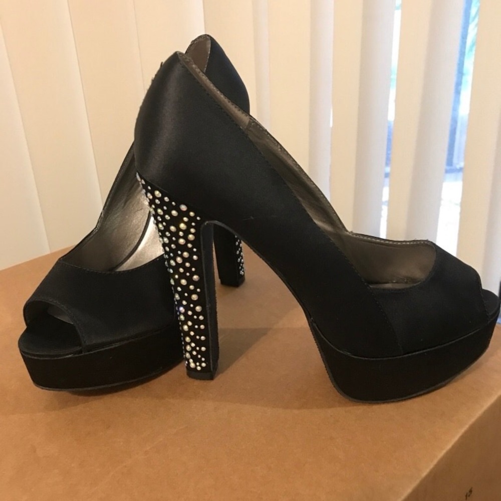 Stilettos black with crystals Steve Madden